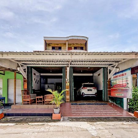 Oyo 90051 Guest House Parangtritis Exterior foto