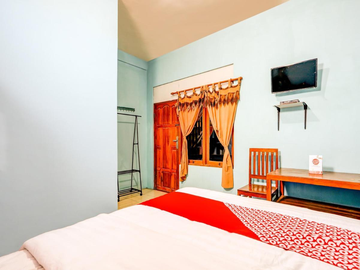 Oyo 90051 Guest House Parangtritis Exterior foto